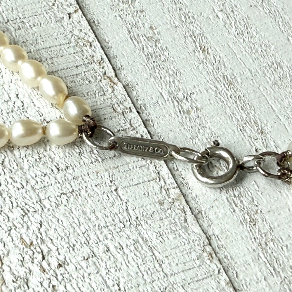 Tiffany & Co. Silver Infinity Cream Pearl Necklace - Picture 7 of 7